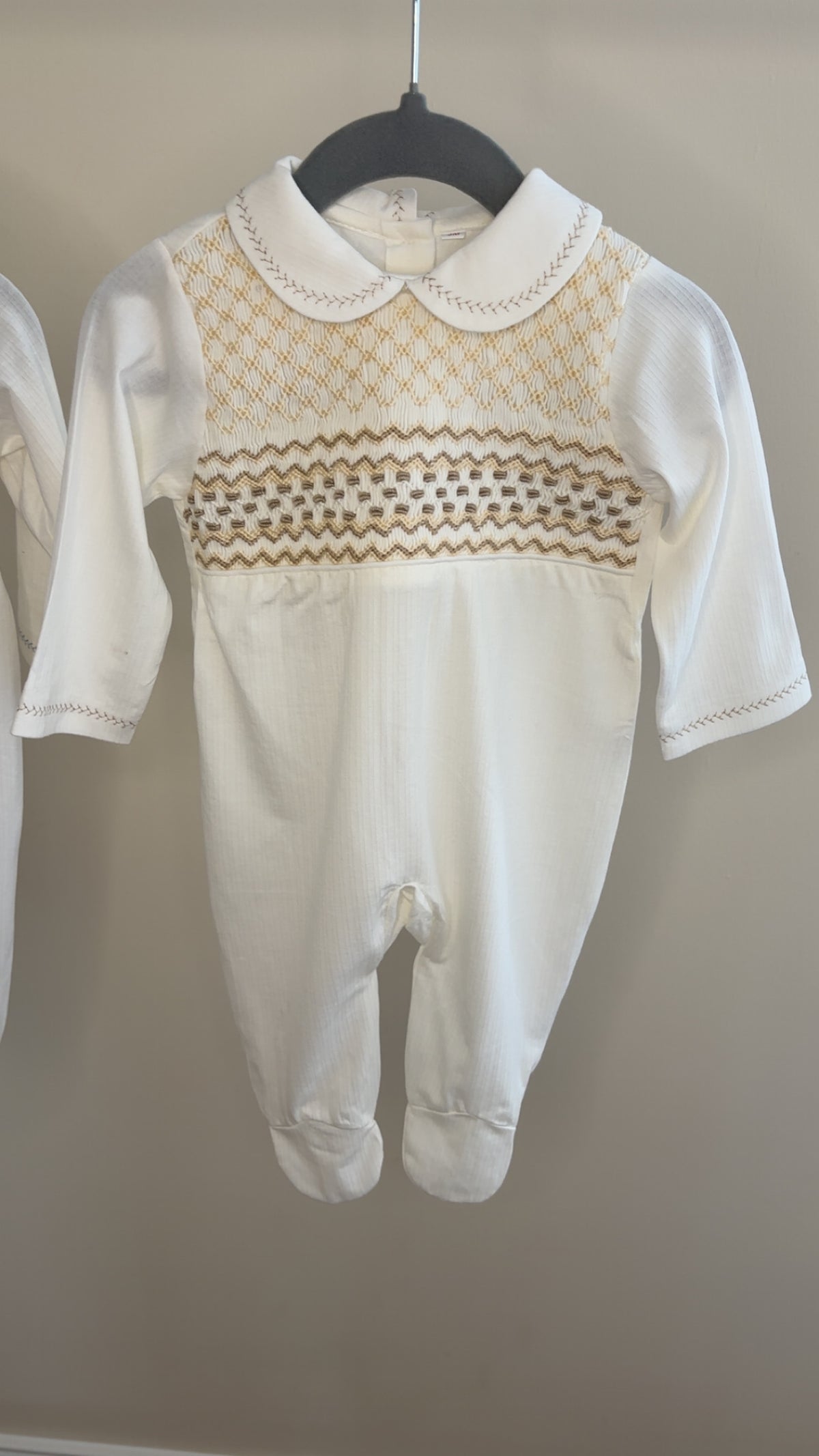 Neutral smock Babygrow